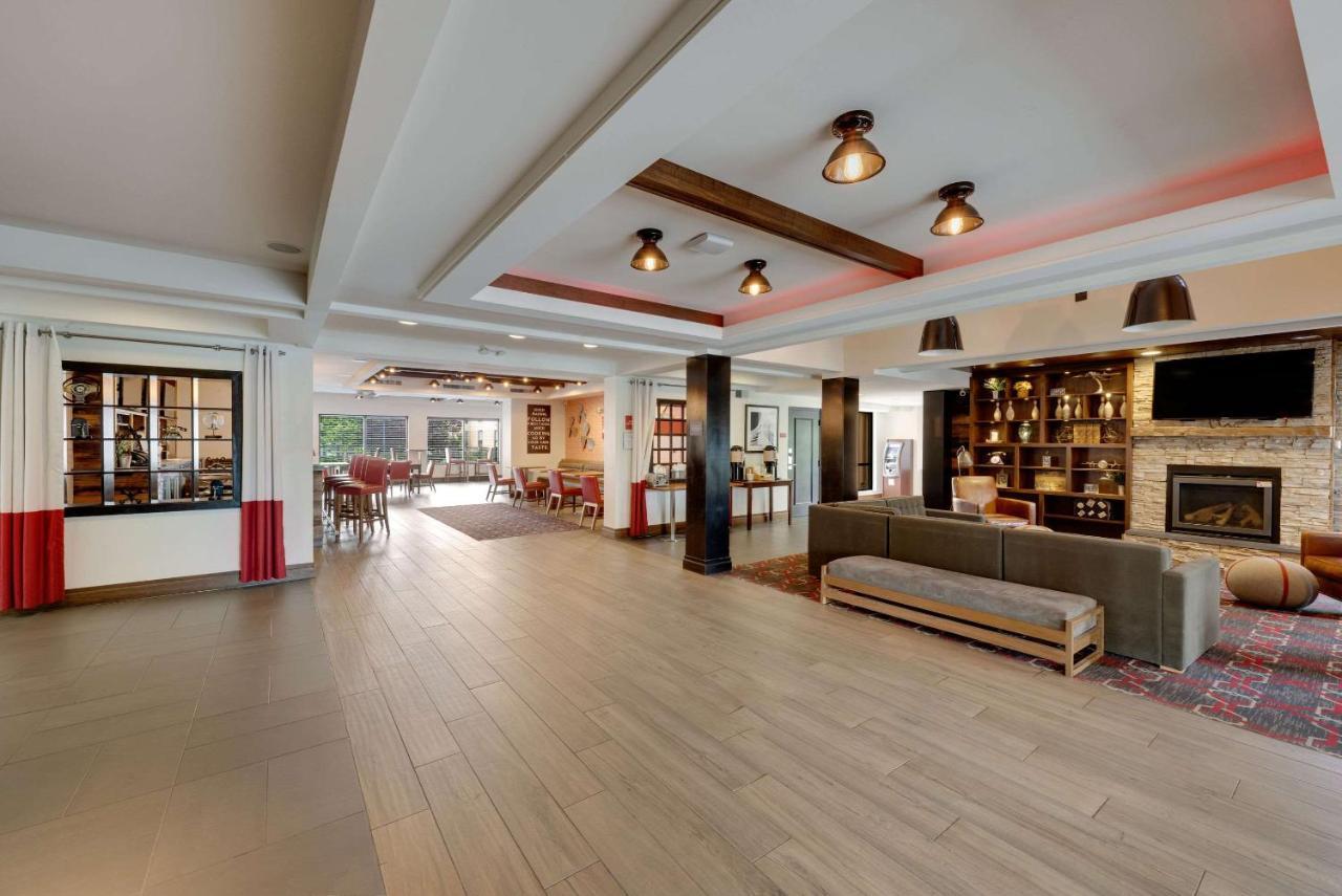 The Crossroads Hotel - Newburgh Eksteriør billede