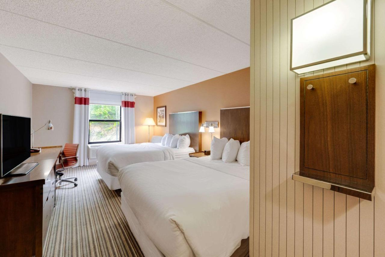 The Crossroads Hotel - Newburgh Eksteriør billede