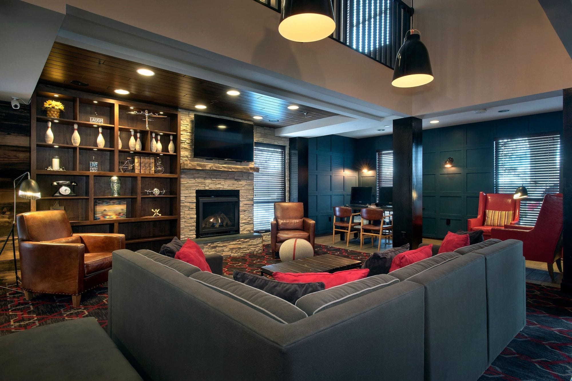 The Crossroads Hotel - Newburgh Eksteriør billede